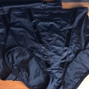 Maidenform Tummy Control Briefs (2)